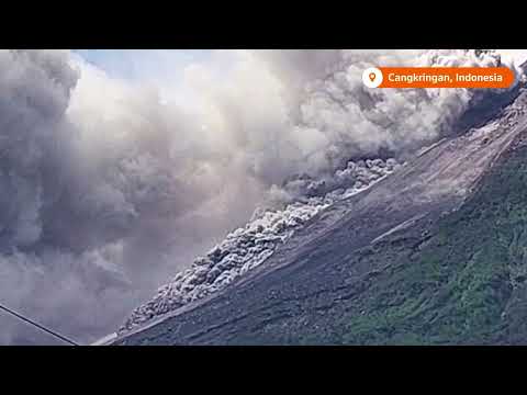 Indonesia's Merapi volcano erupts, spews hot cloud