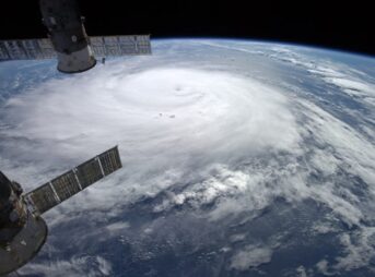 ハリケーン 台風