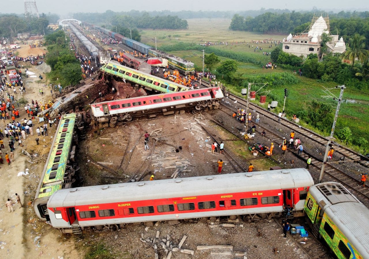 インド 東部 オディシャ州 列車衝突事故