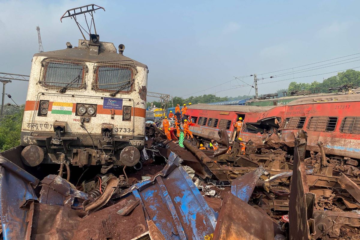 インド 東部 オディシャ州 列車衝突事故