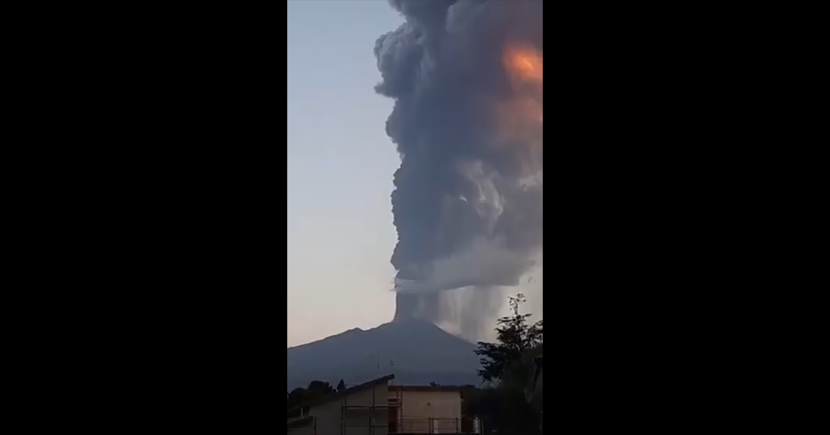 エトナ火山が噴火、イタリア・カターニア国際空港のフライトに乱れ