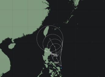 気象庁、台風11号発生予想発表フィリピンの東に熱帯低気圧。北太平洋上のトロピカルストームが発達し日付変更線を超えると越境台風となる可能性も