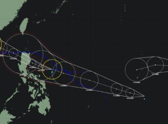 台風23号・24号発生でトリプル台風に さらに日本の南で台風25号が発生見込み