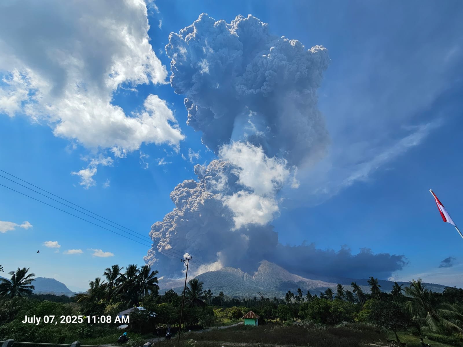インドネシアのレウォトビ火山で大規模な噴火 気象庁が津波など影響を調査｜2025年7月7日
