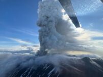 カムチャツカ半島のクラシェニンニコフ山が約600年ぶりに噴火